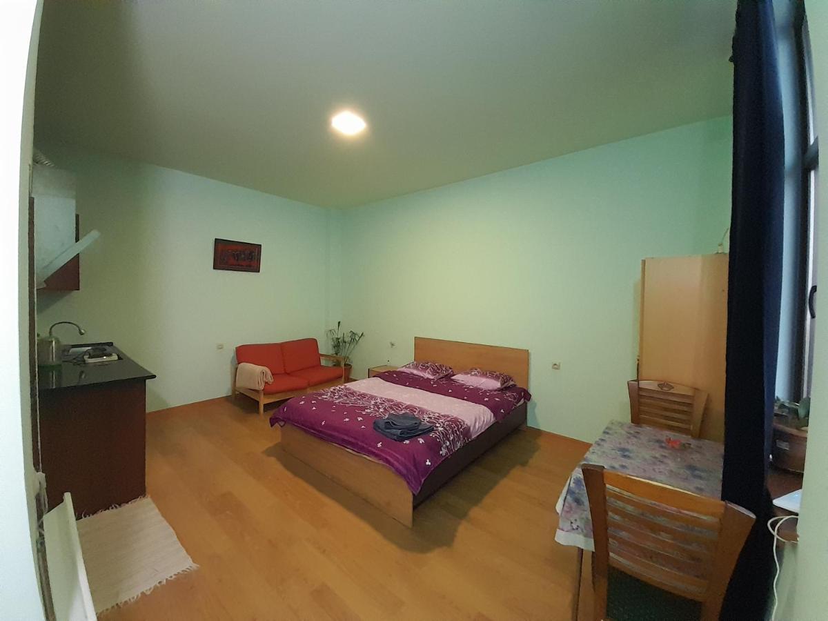 Art Guest House In Kaskad Ереван Екстериор снимка