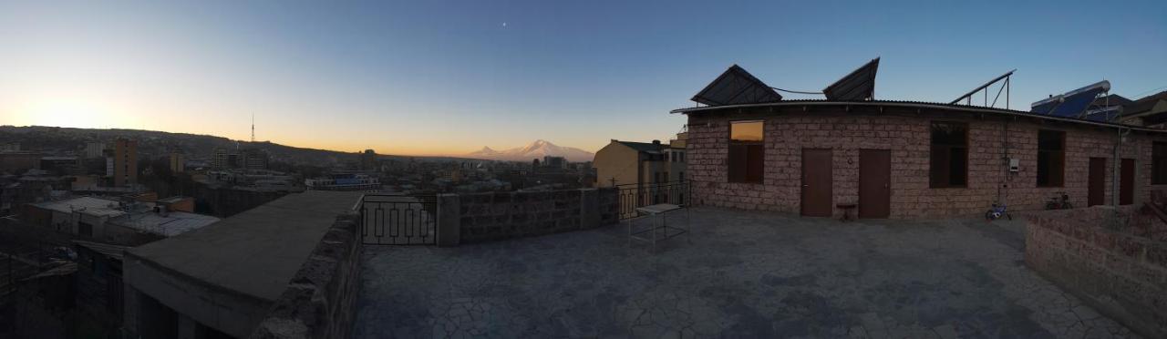 Art Guest House In Kaskad Ереван Екстериор снимка