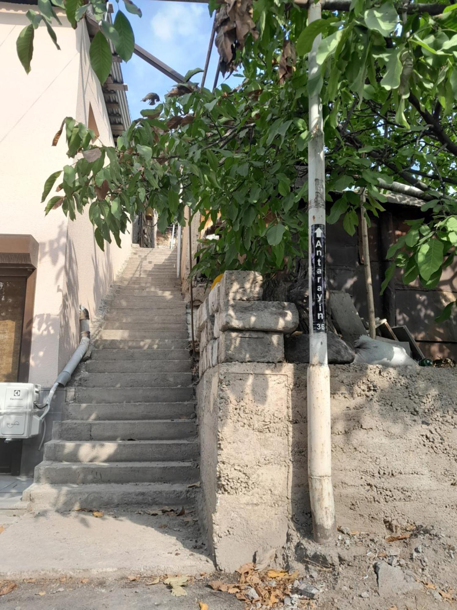 Art Guest House In Kaskad Ереван Екстериор снимка